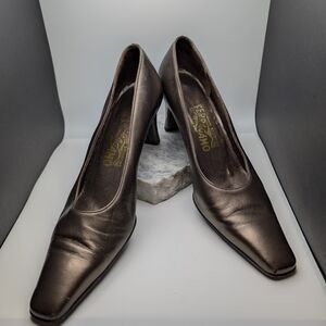 Salvatore Ferragamo Women's Made In Italy Bronze Pumps SZ 8AAA